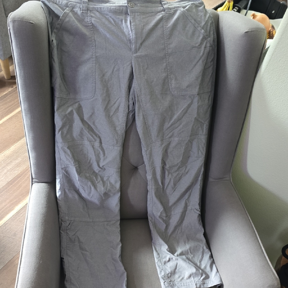 Columbia Women's Light Gray Cargo Pants